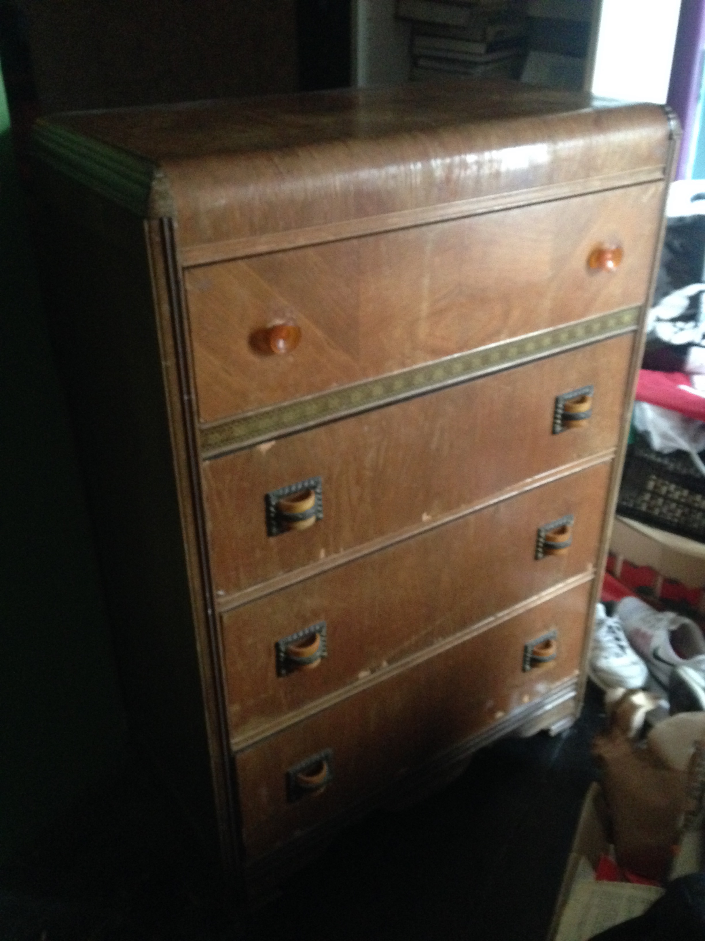 dresser1.jpg