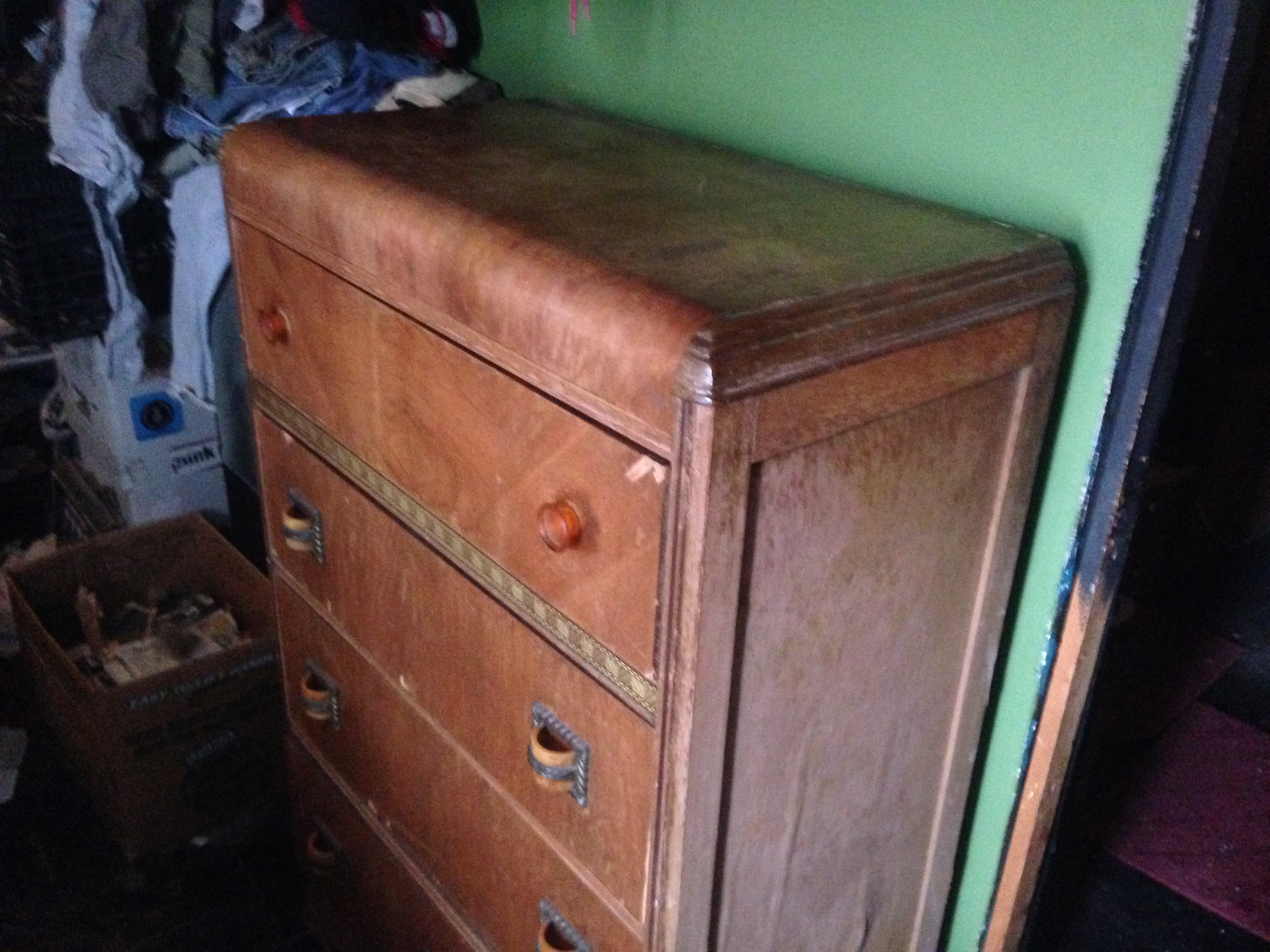 dresser3.jpg